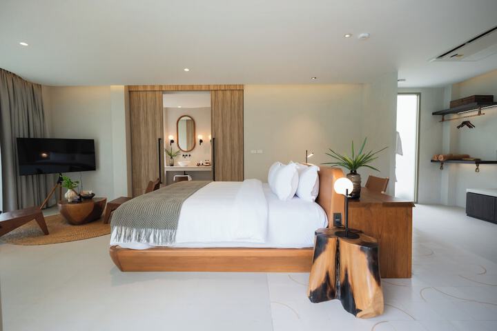 Room 33 of 125