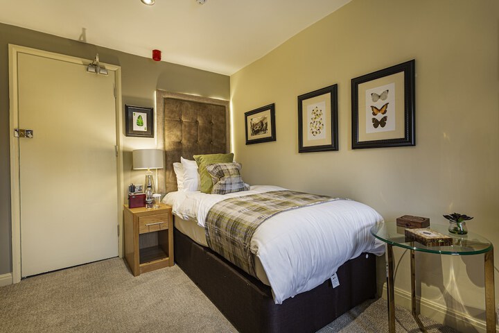 Room 46 of 84