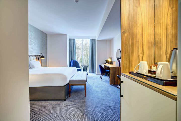 Room 42 of 192