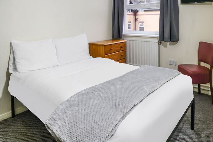 Room 8 of 26