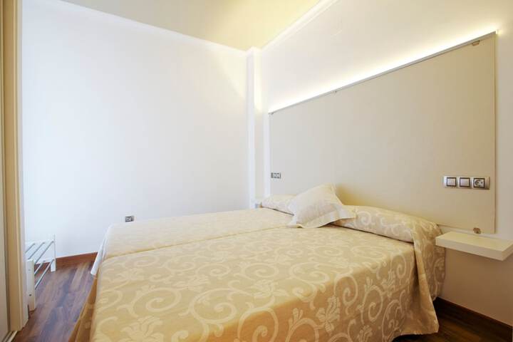 Room 7 of 34