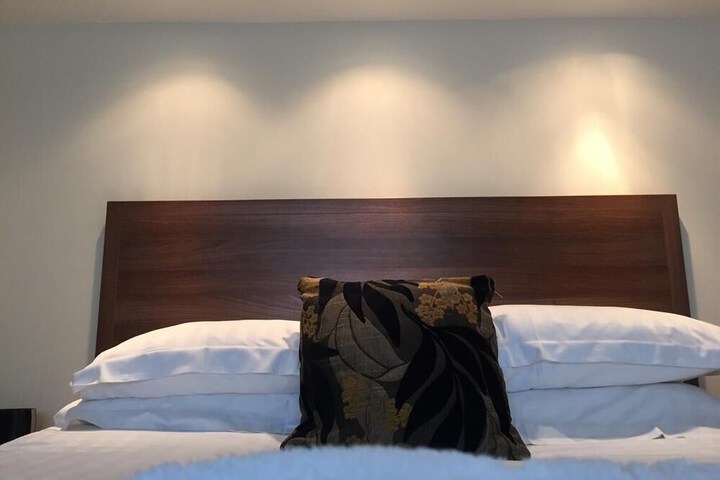 Room 8 of 34