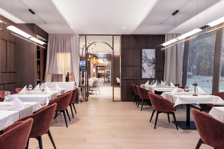 Dining 90 of 117