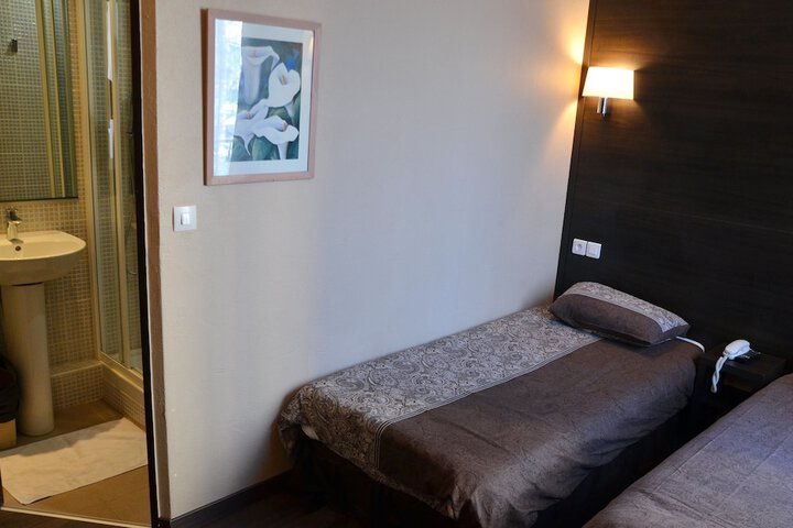 Room 16 of 48