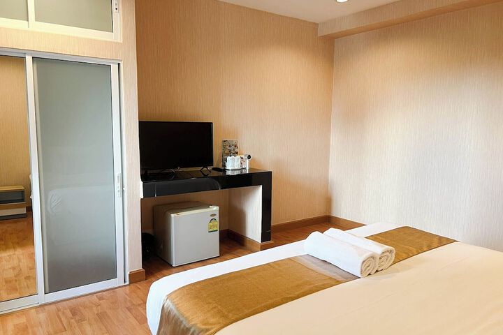 Room 10 of 94