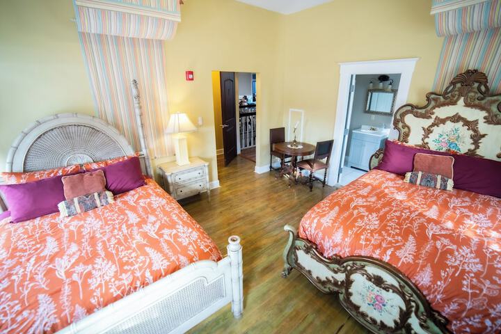 Lodge Premium Cabin Queen Bed (38 of 79)