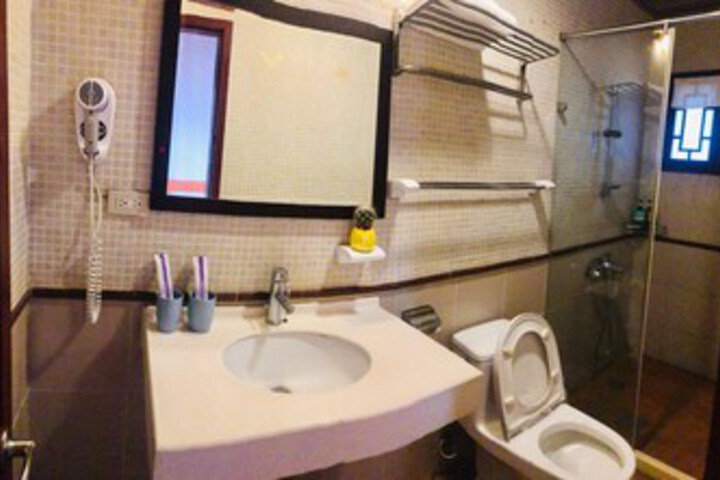 Room 3 of 20
