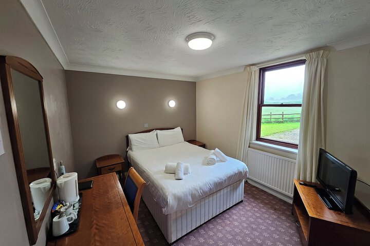 Room 5 of 44