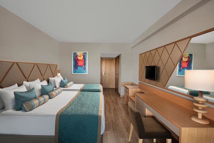 Room 33 of 225