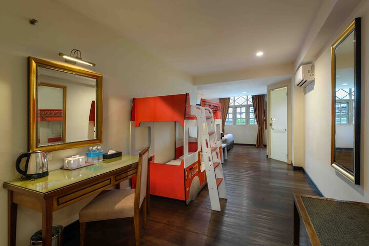 Room 18 of 79