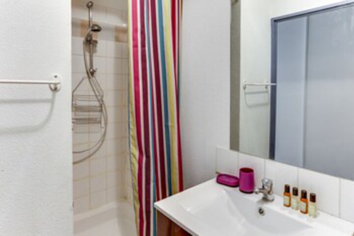 Room 2 of 11