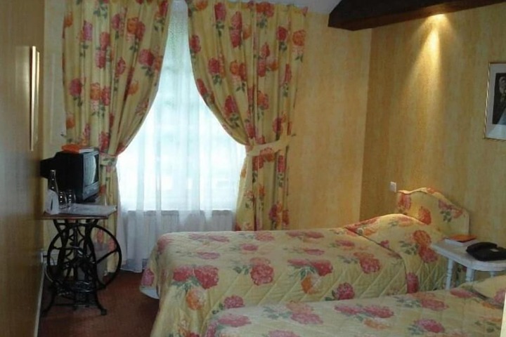 Room 28 of 48