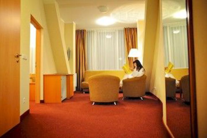 Room 34 of 52