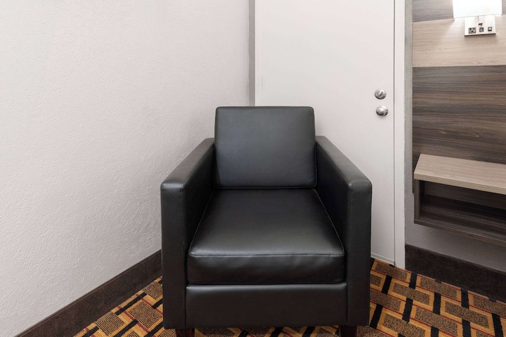 Room 11 of 43