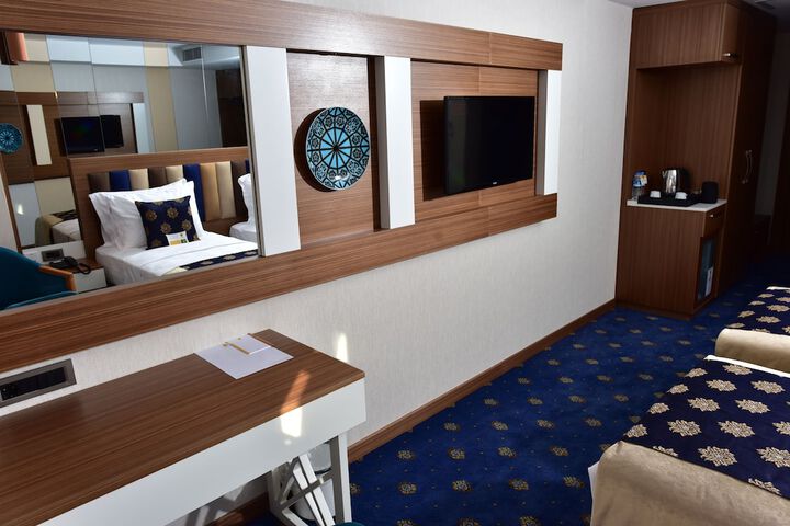 Room 9 of 89