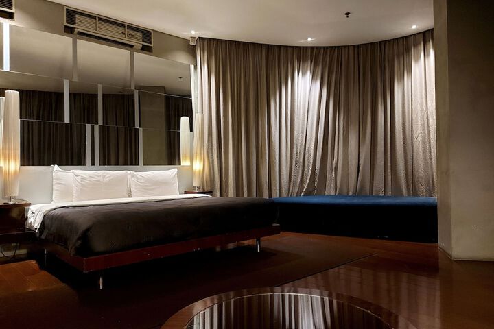Room 14 of 60