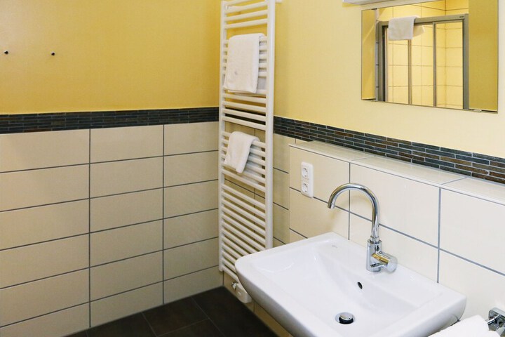 Room 5 of 26