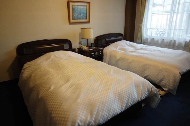 Room 10 of 39