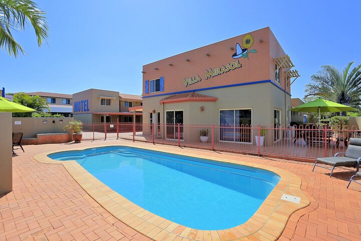 Hotel Pool