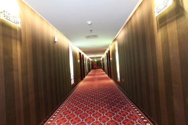 Ballroom/Hall 26 of 32