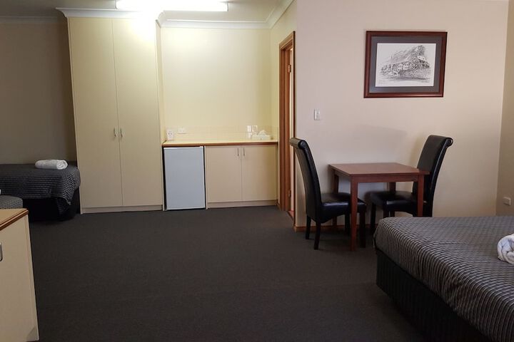 Room 14 of 37
