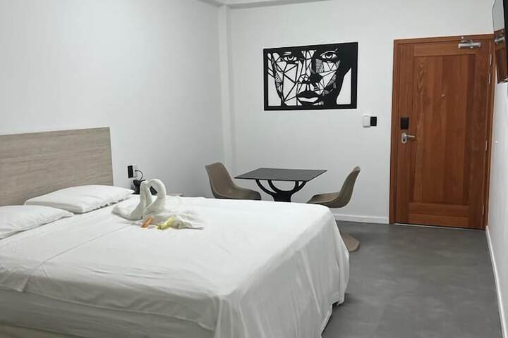 Room 8 of 39