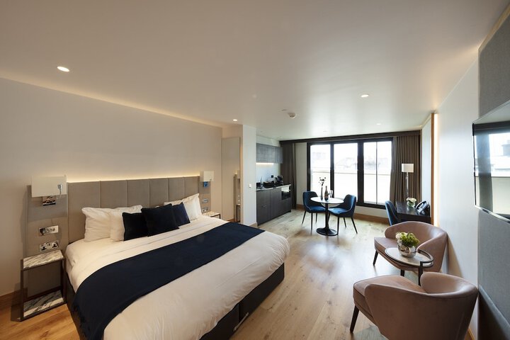 Room 9 of 70