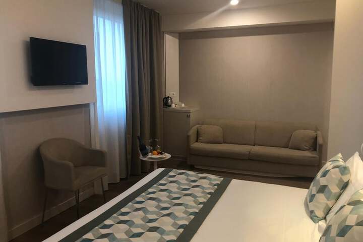 Room 15 of 52