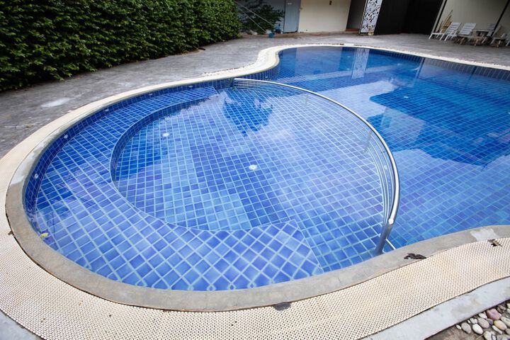 Pool 52 of 72