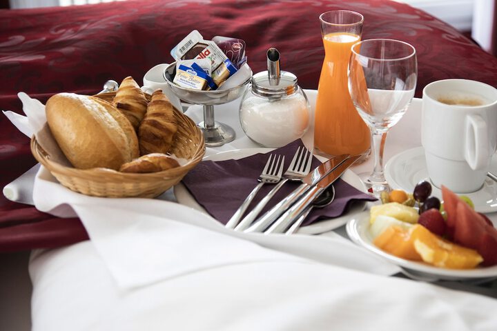 Breakfast/Coffee Service 9 of 12