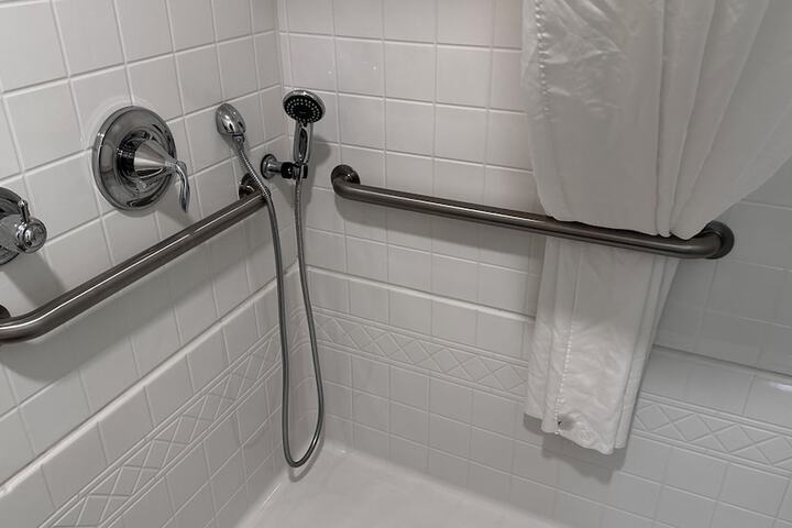 Room 102 of 159