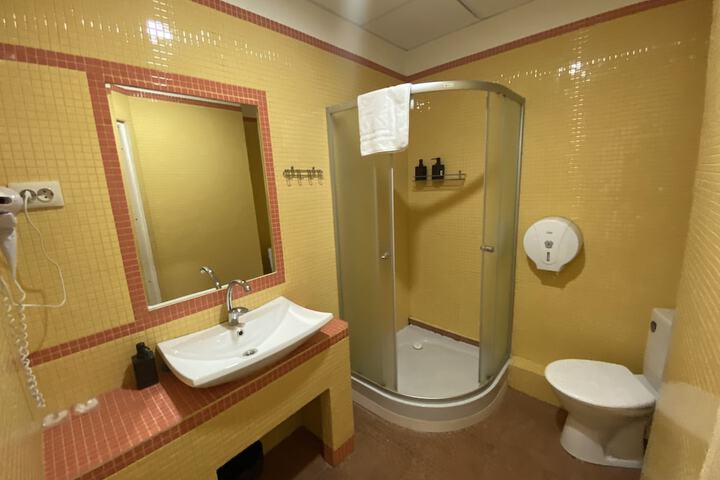 Room 244 of 272
