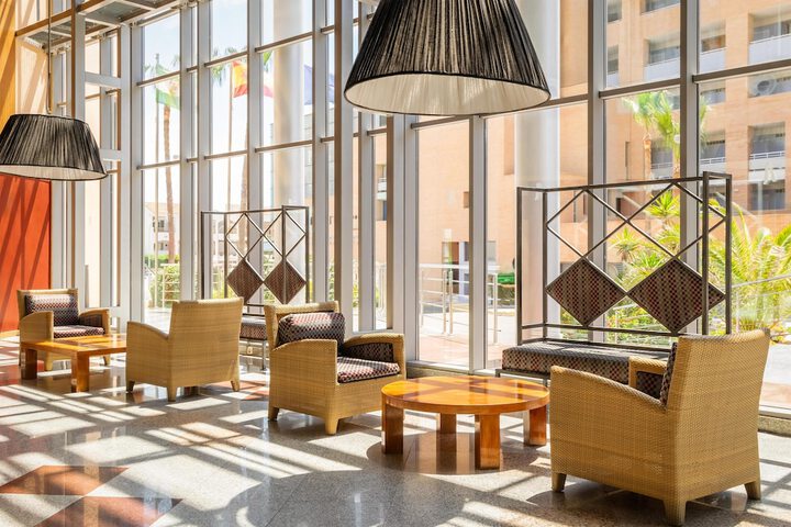 Entrance & Lobby