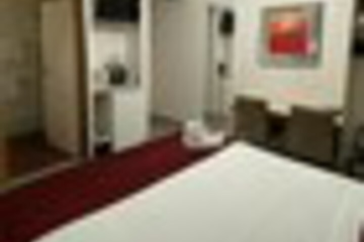 Room 44 of 105