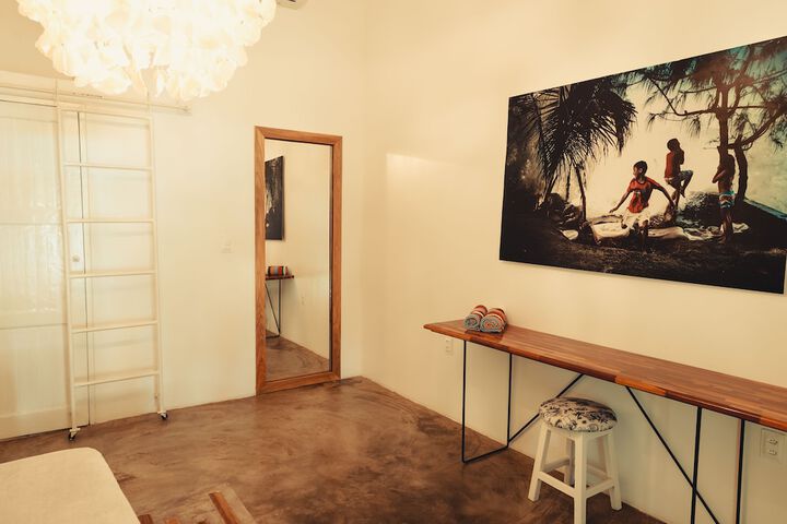 Room 5 of 107