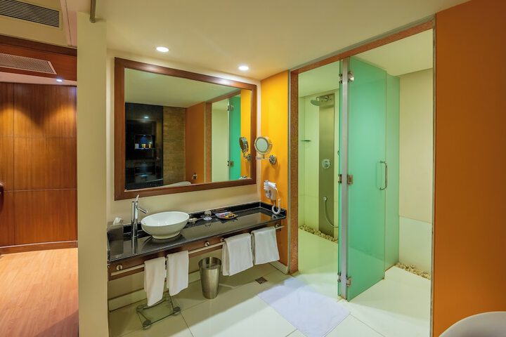 Room 36 of 77