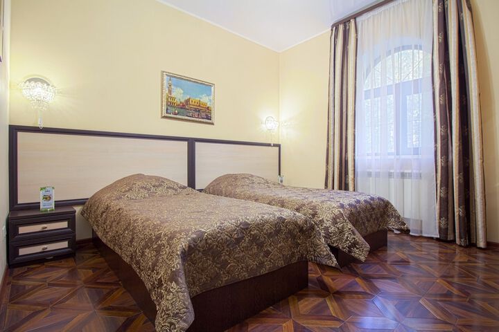 Room 8 of 89