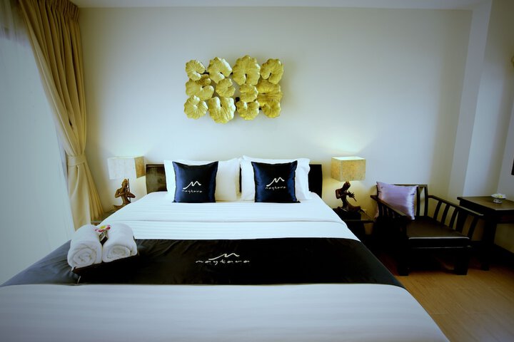 Room 5 of 38