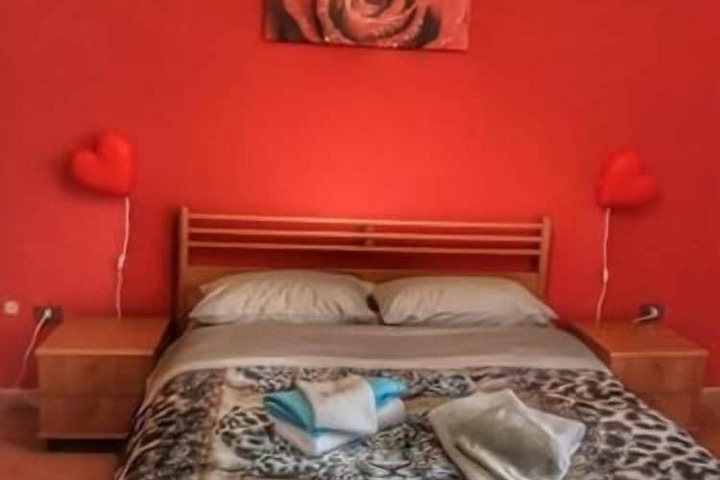 Room 9 of 65
