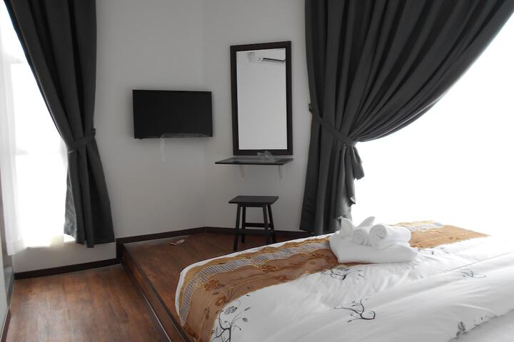 Room 11 of 51