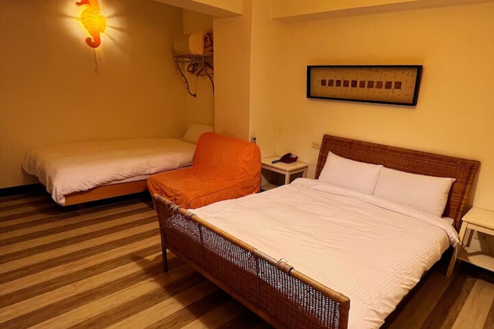Room 10 of 53