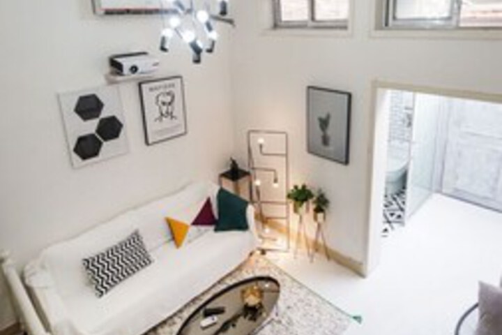 Room 27 of 36