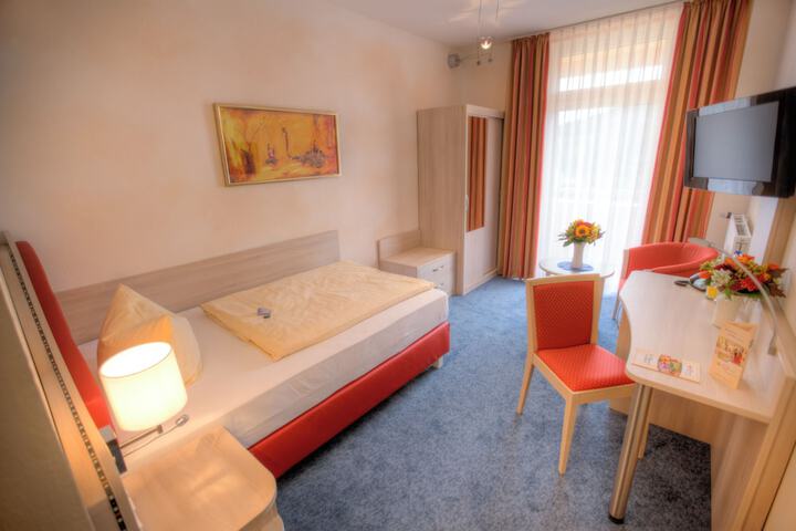 Room 7 of 44