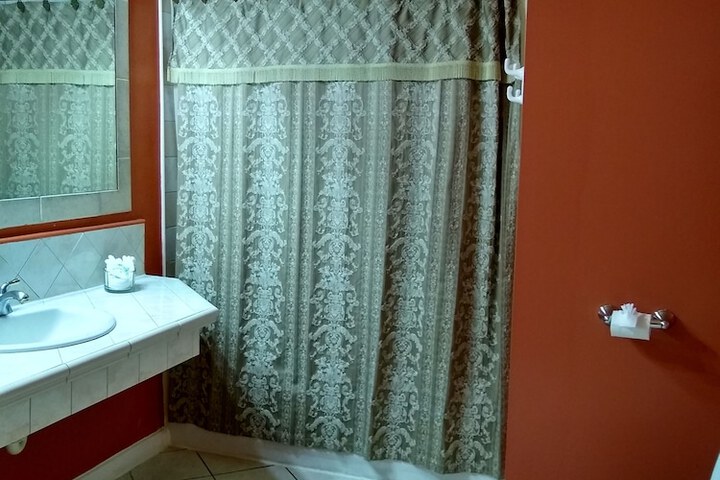 Room 67 of 98
