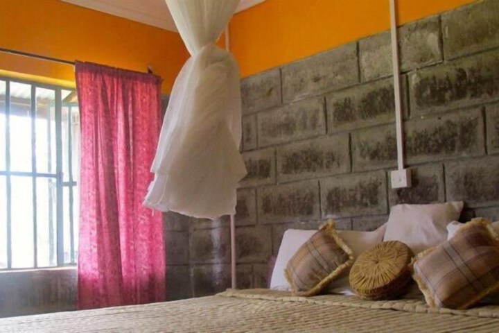 Room 14 of 38