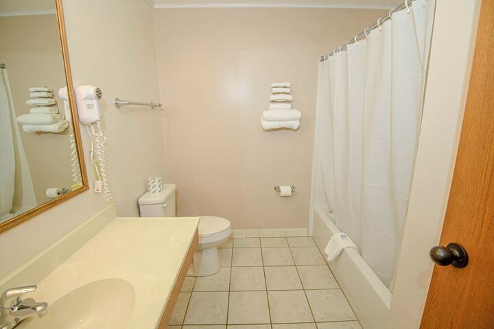 Room 13 of 28