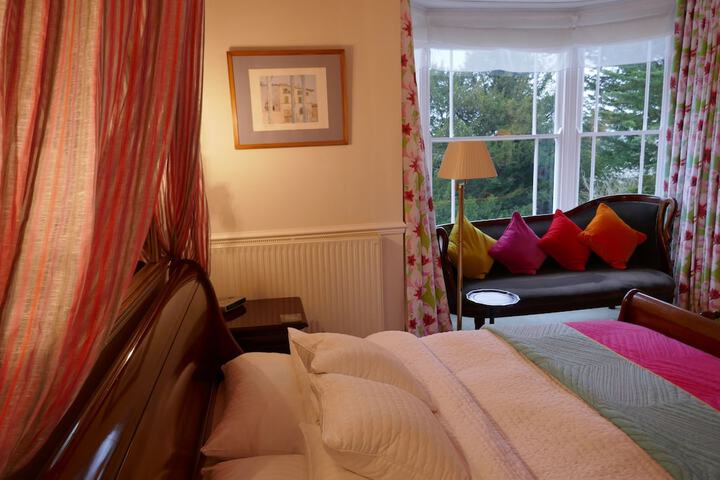 Room 3 of 79