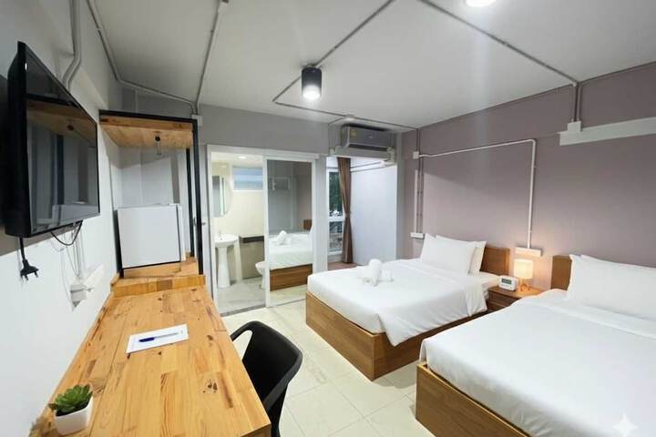 Room 10 of 17