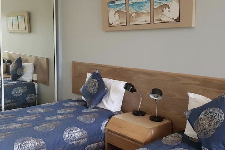 Room 4 of 17