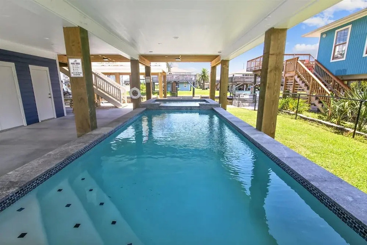 Pool 11 of 22